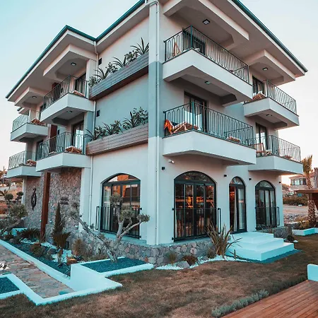 Cunda Efsane Otel *