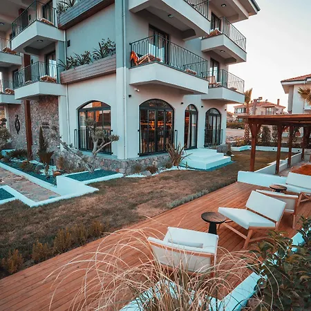 فندق Cunda Efsane *
